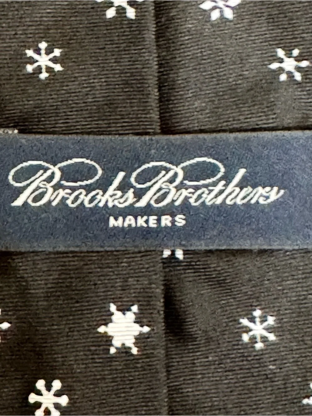 Brooks Brothers Makers Men’s Necktie Black Silk Tie with White Snowflakes